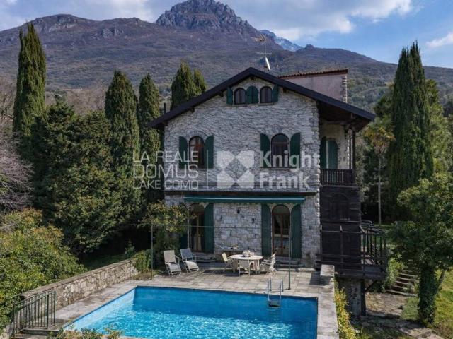 Villa in vendita a Mandello del Lario LC