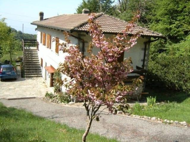 Villa in vendita a Mandello del Lario LC