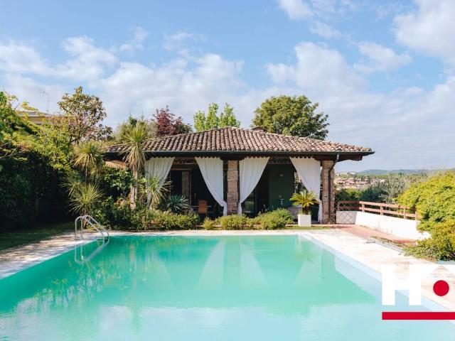 Villa in vendita a Manerba del Garda BS