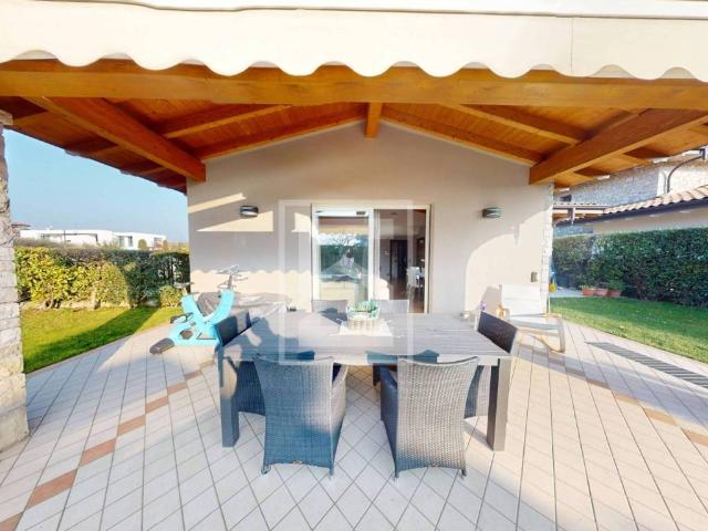 Villa in vendita a Manerba del Garda BS