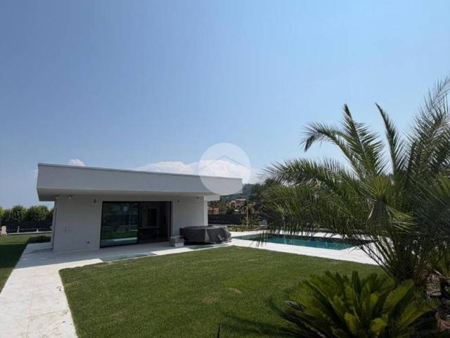 Villa in vendita a Manerba del Garda BS