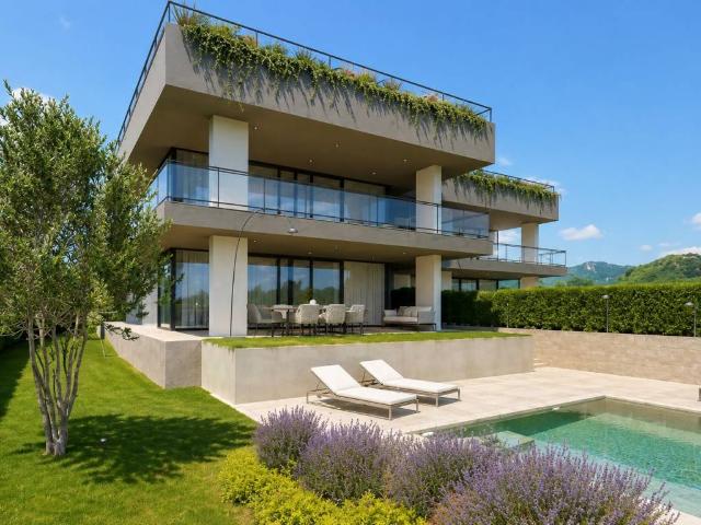 Villa in vendita a Manerba del Garda BS