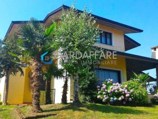 Villa in vendita a Manerba del Garda BS