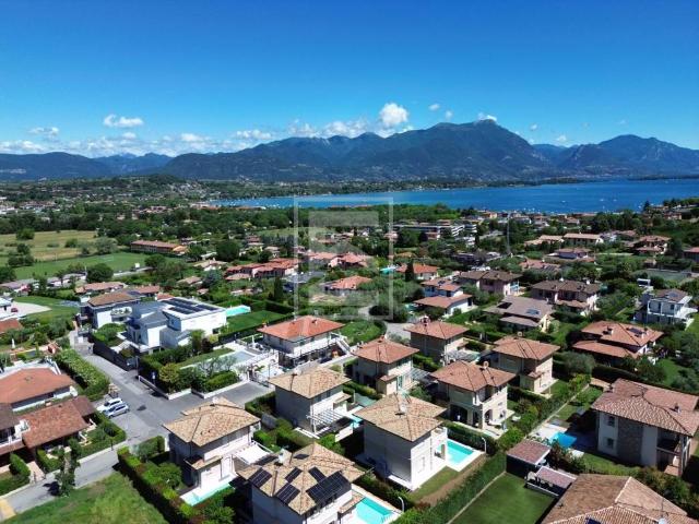Villa in vendita a Manerba del Garda BS