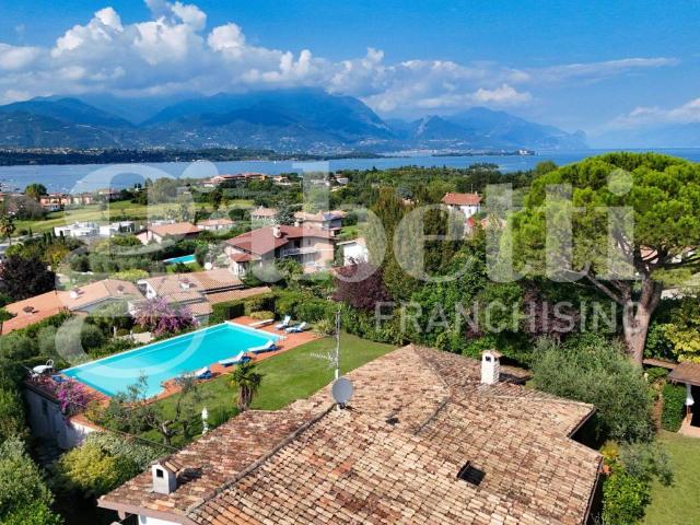 Villa in vendita a Manerba del Garda BS