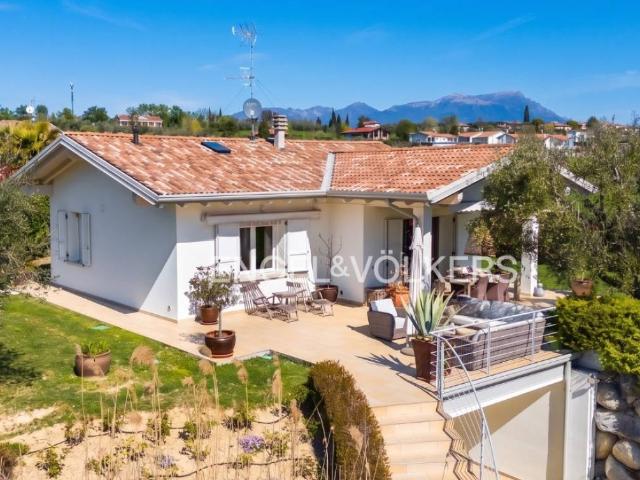 Villa in vendita a Manerba del Garda BS