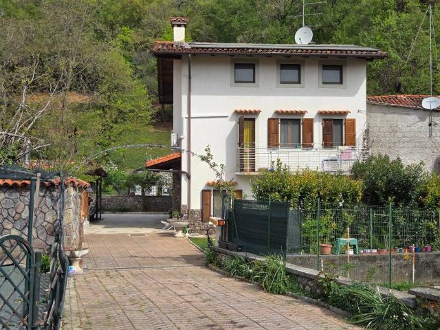 Villa in vendita a Maniago PN
