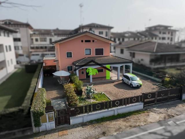 Villa in vendita a Maniago PN