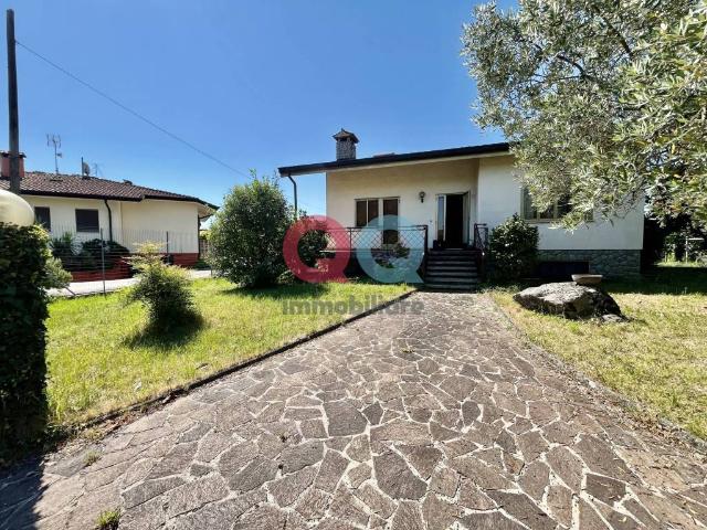 Villa in vendita a Manzano UD