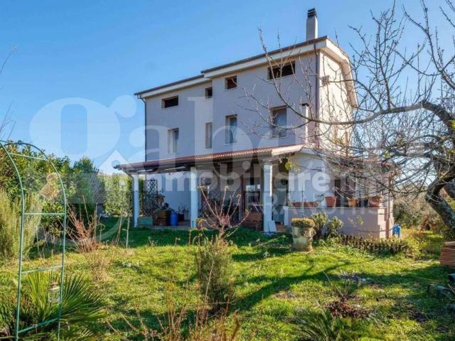 Villa in vendita a Manziana RM