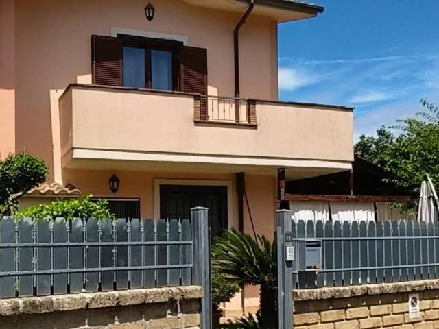 Villa in vendita a Manziana RM