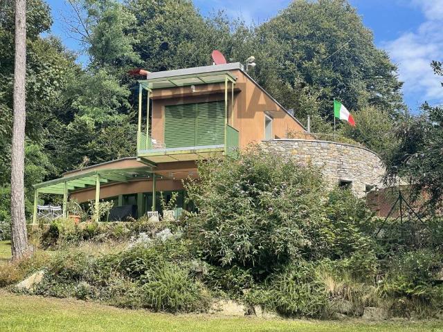 Villa in vendita a Marchirolo VA