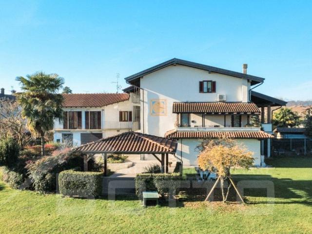 Villa in vendita a Marano Ticino NO