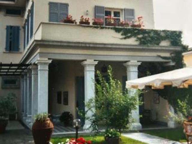Villa in vendita a Marina di Carrara Carrara 550 mq Rif: 1399850