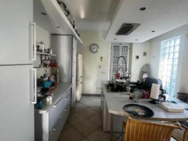 Villa in vendita a Marina di Carrara Carrara 200 mq Rif: 1238605