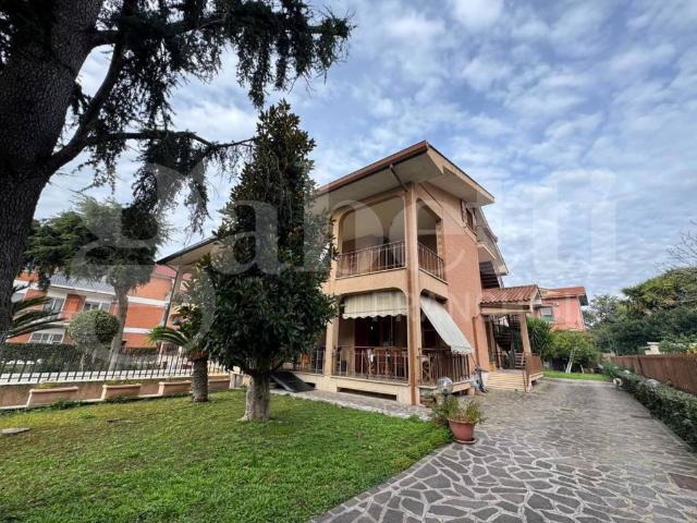 Villa in vendita a Marino RM