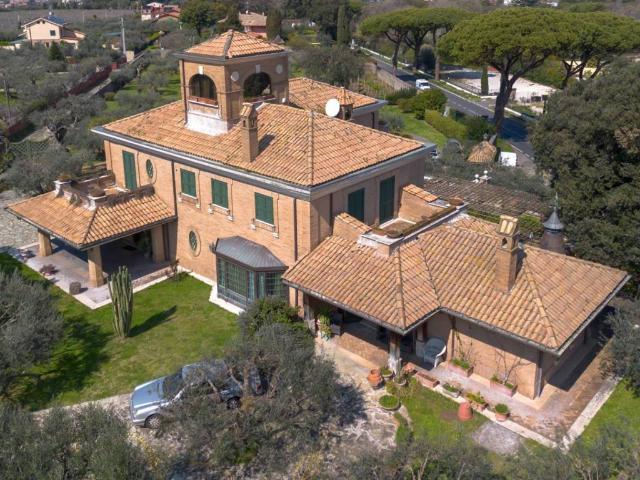 Villa in vendita a Marino RM