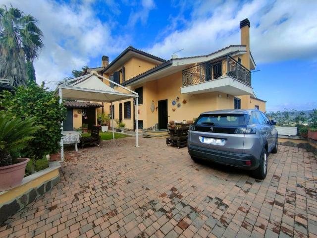 Villa in vendita a Marino RM