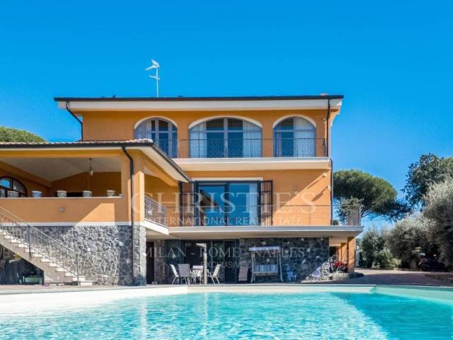 Villa in vendita a Marino RM