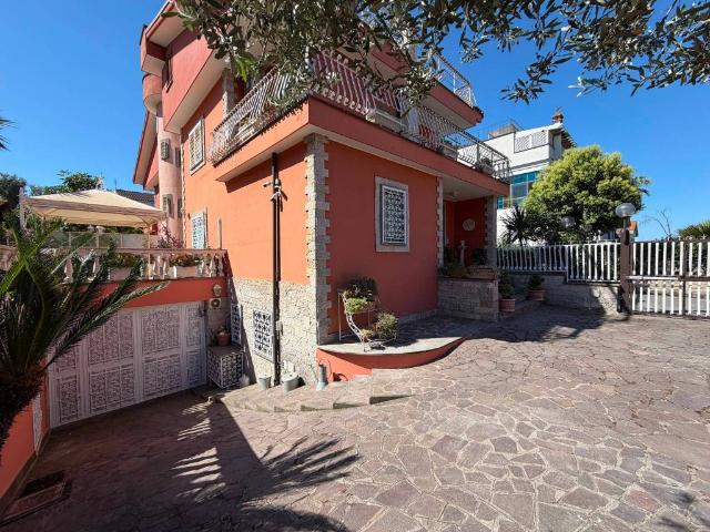Villa in vendita a Marino RM