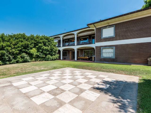 Villa in vendita a Marino RM