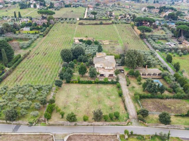 Villa in vendita a Marino RM