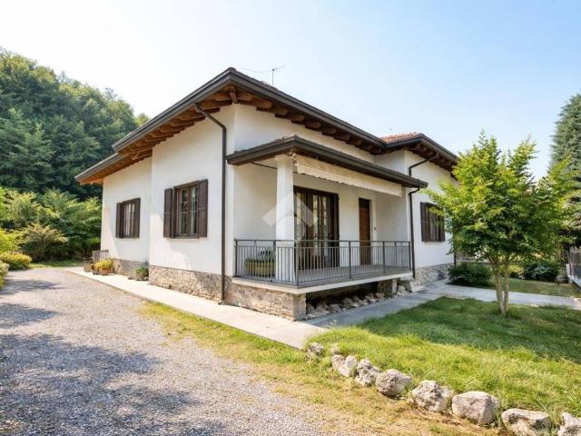 Villa in vendita a Mariano Comense CO
