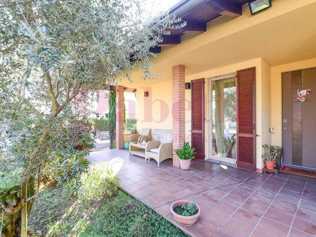 Villa in vendita a Mariano Comense CO