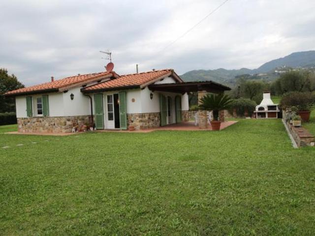 Villa in vendita a Marlia Capannori 67 mq Rif: 1417900