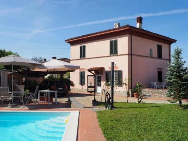 Villa in vendita a Marlia Capannori 220 mq Rif: 1330783