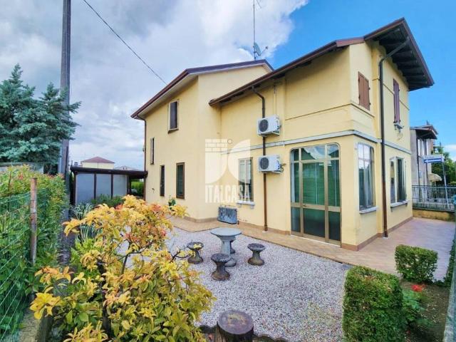 Villa in vendita a Marmirolo MN