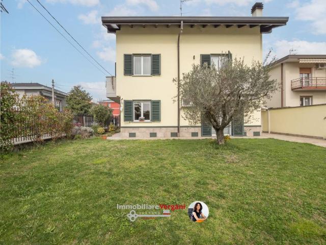 Villa in vendita a Marnate VA