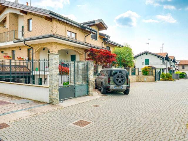 Villa in vendita a Marnate VA