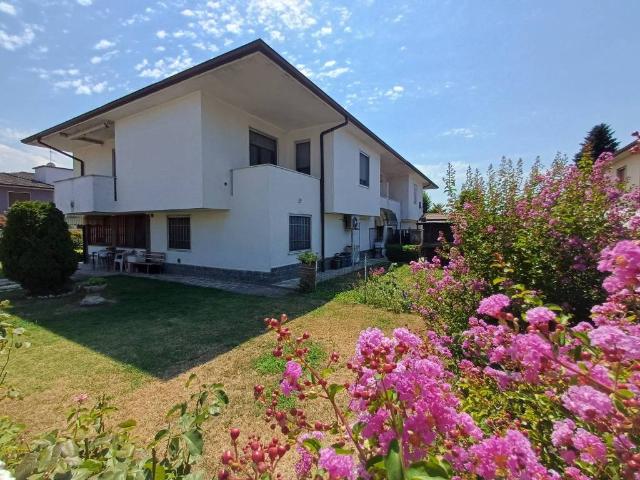 Villa in vendita a Marudo LO