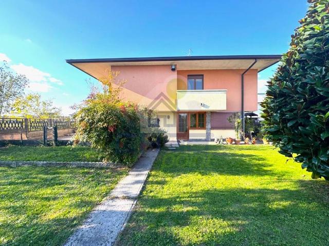 Villa in vendita a Marudo LO