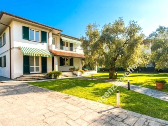 Villa in vendita a Massa