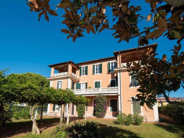 Villa in vendita a Massa