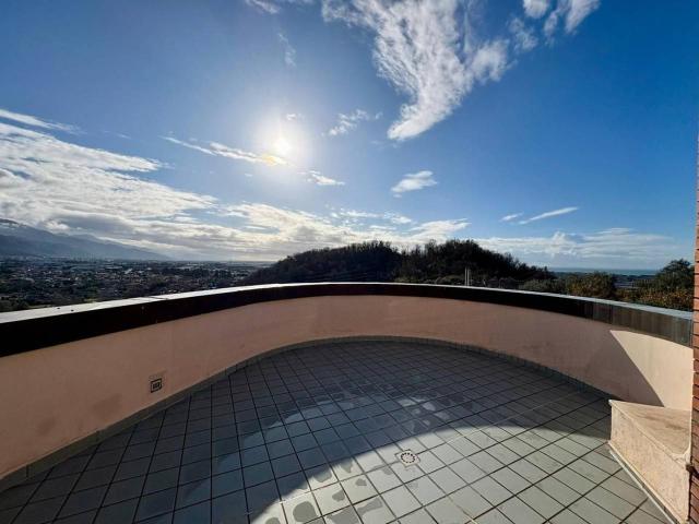 Villa in vendita a Massa