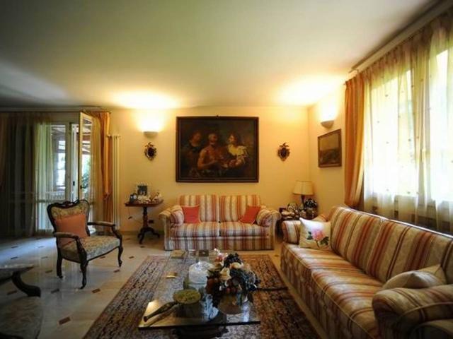Villa in vendita a Massa