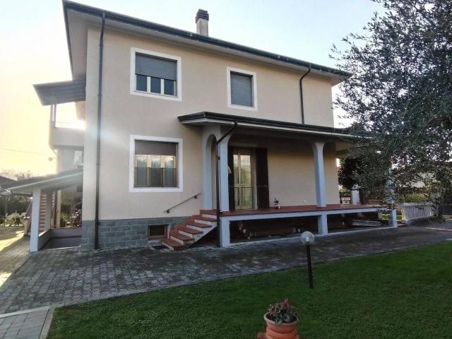 Villa in vendita a Massa