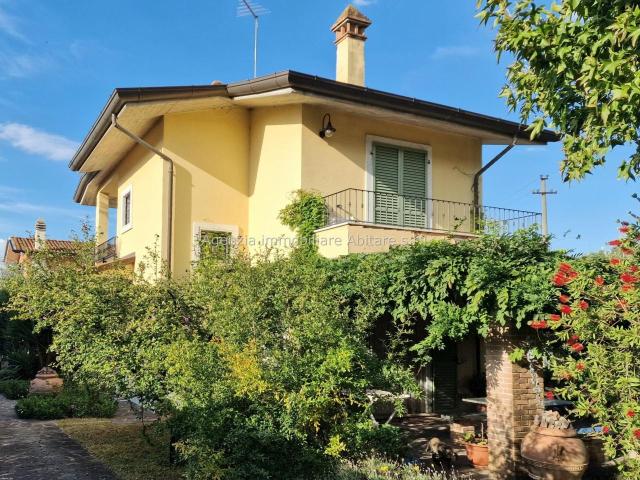 Villa in vendita a Massa