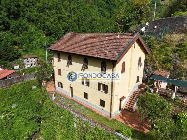 Villa in vendita a Massa