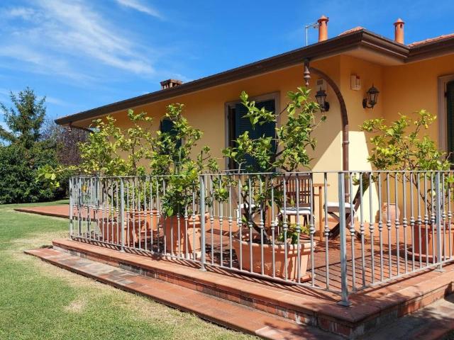 Villa in vendita a Massa