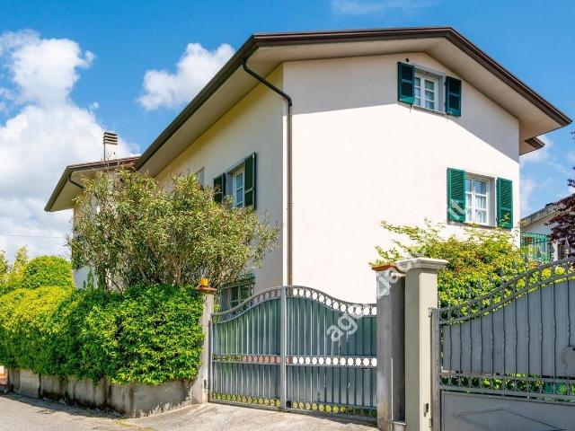 Villa in vendita a Massa