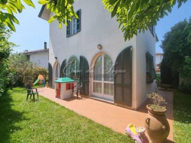 Villa in vendita a Massa