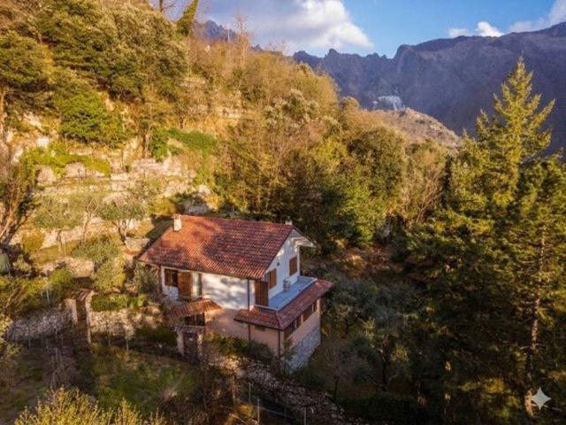 Villa in vendita a Massa