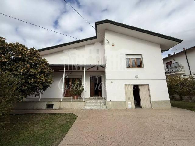 Villa in vendita a Massa