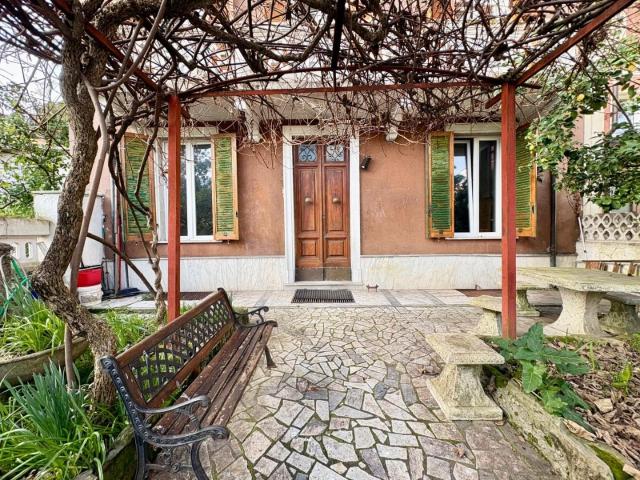 Villa in vendita a Massa