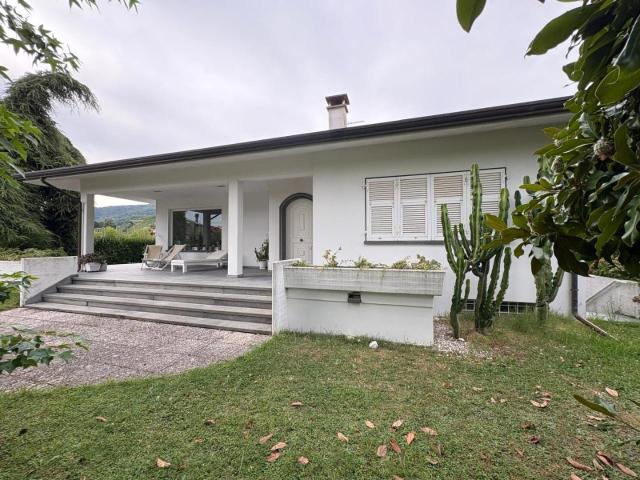 Villa in vendita a Massa