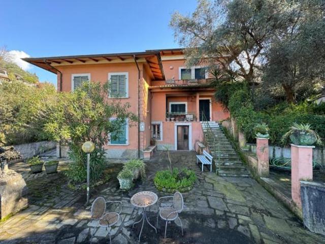 Villa in vendita a Massa